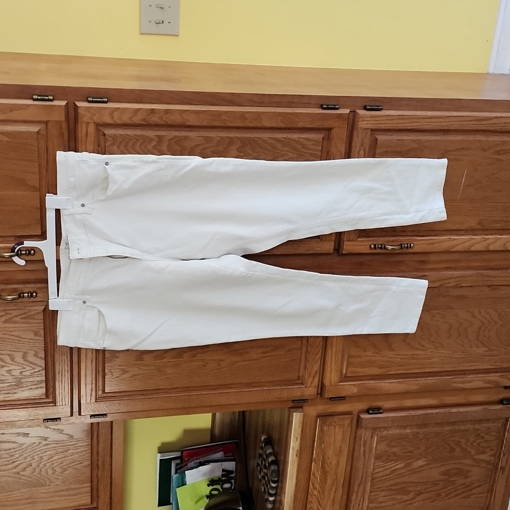 White universal thread jeans size 18